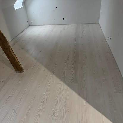 Hvidt gulv 9 - Jyllands Gulvsliber